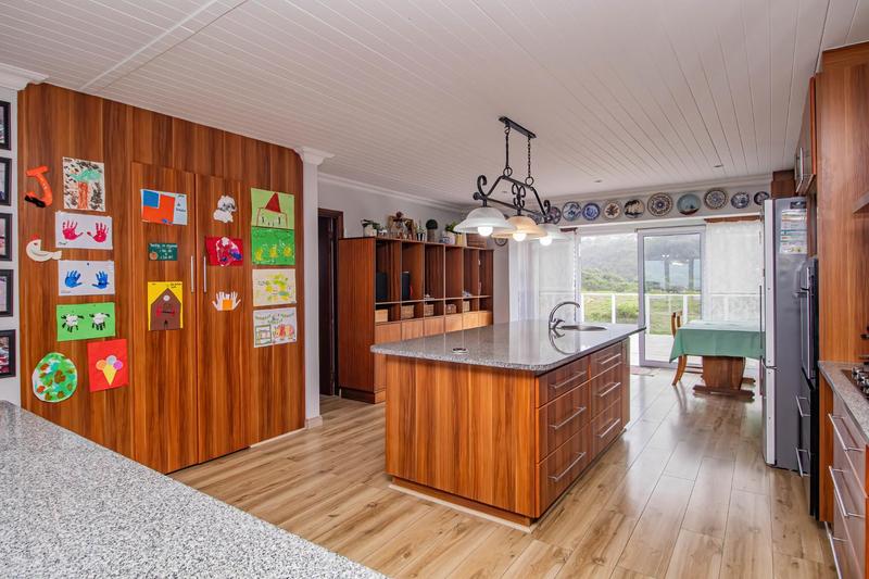 9 Bedroom Property for Sale in Outeniqua Strand Western Cape